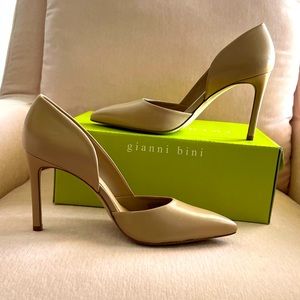 Gianni Bini Nude Pumps — Size 8